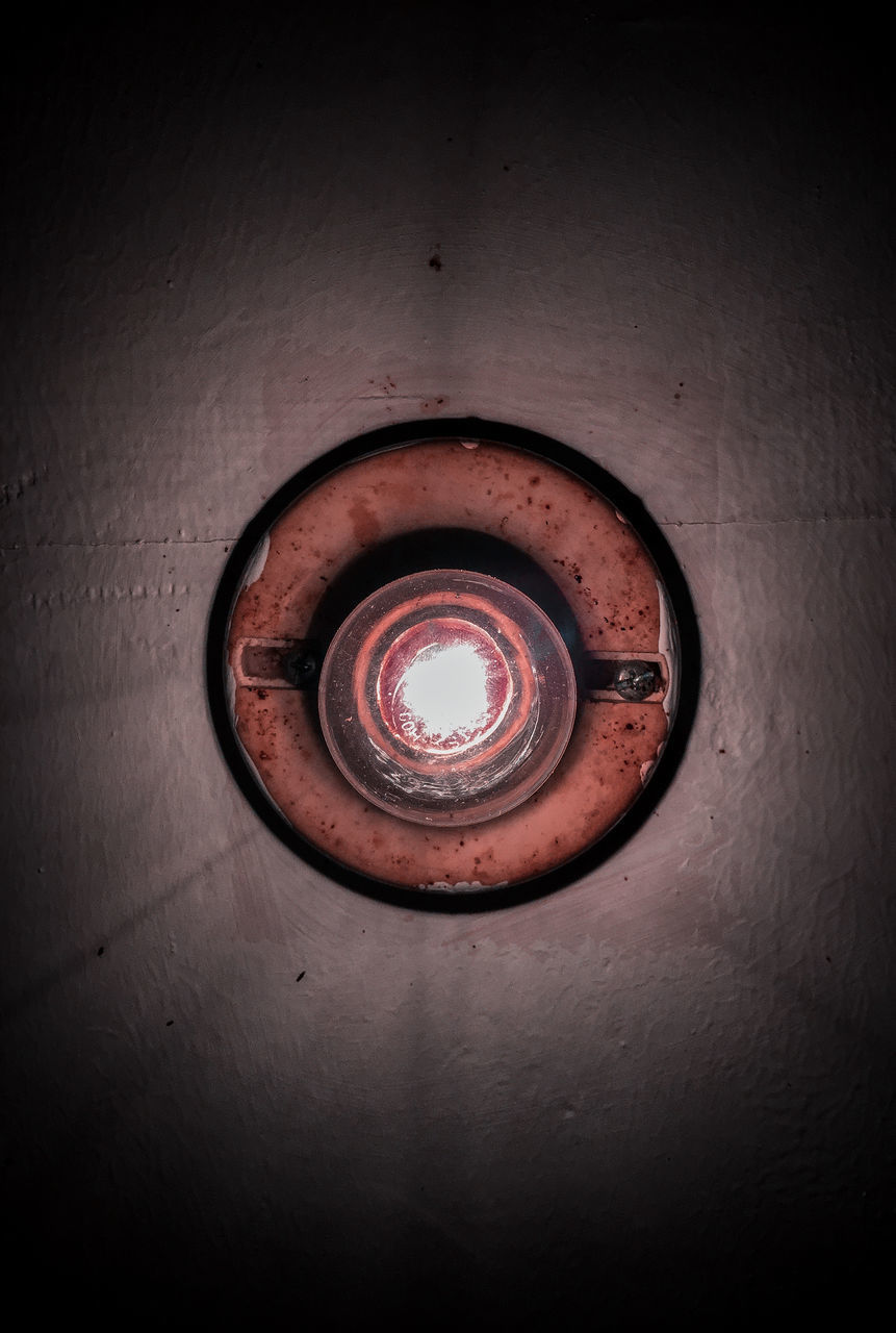 CLOSE-UP OF ELECTRIC LAMP
