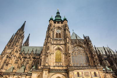 The metropolitan cathedral of saints vitus, wenceslaus and adalbert