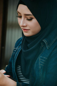 Portrait of a beautiful young woman