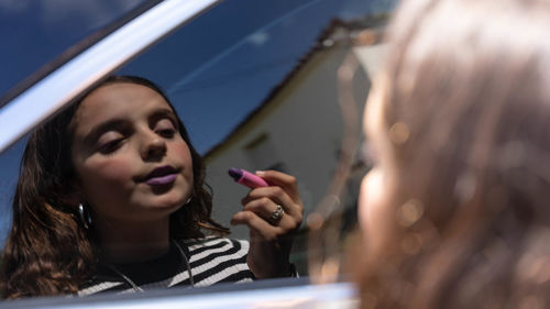 Los labios de la adolescente