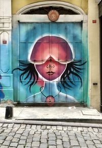 Graffiti on wall of building