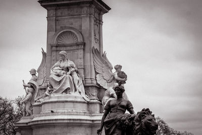 Victoria memorial against cloudy sky