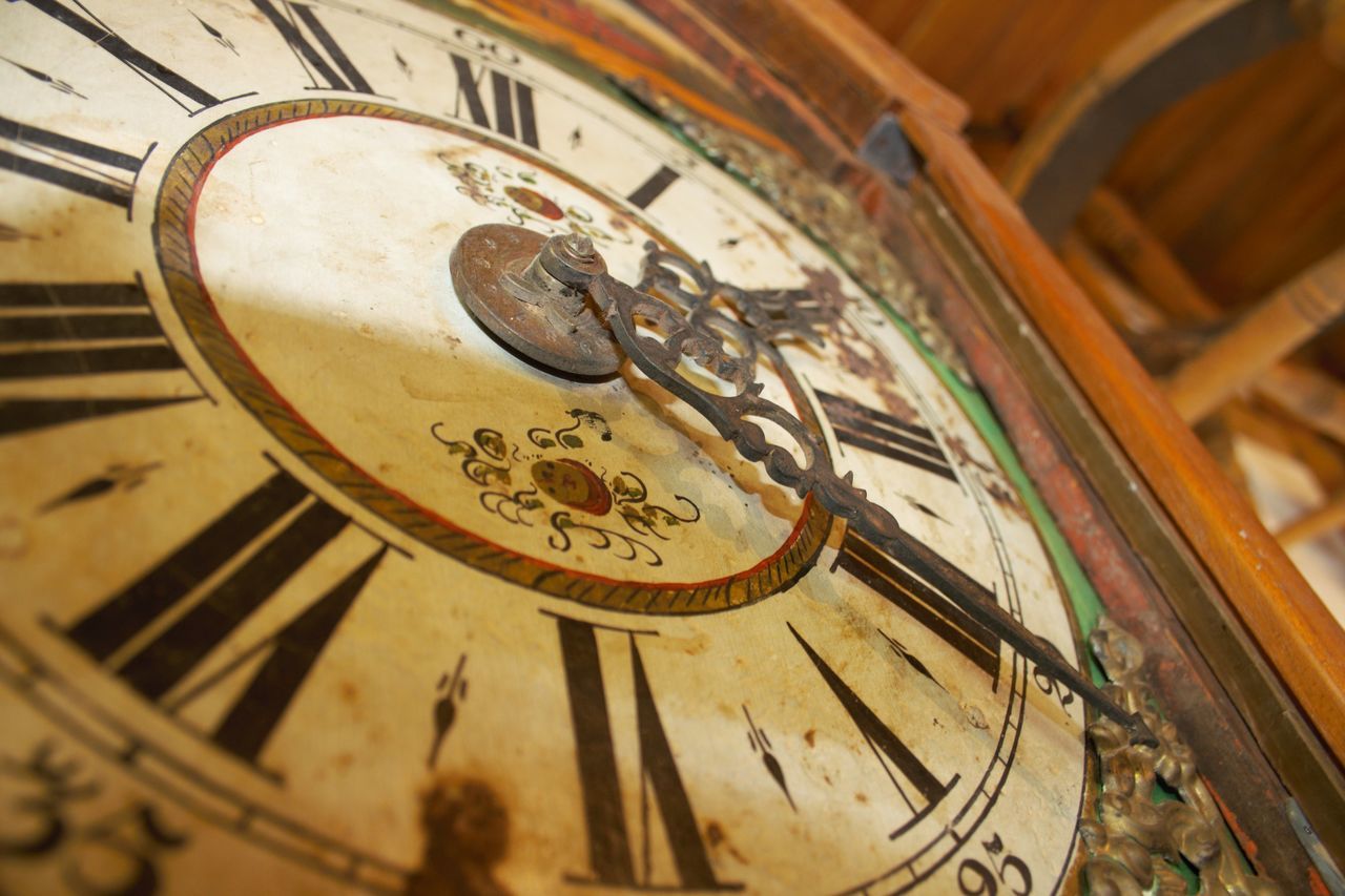 clock, number, no people, old, metal, close-up, antique, time, focus on foreground, history, rusty, selective focus, wood - material, architecture, indoors, the past, music, damaged, communication, minute hand, clock face