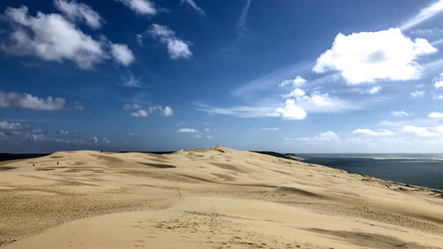 Scenic view of the dune du pilat against sky