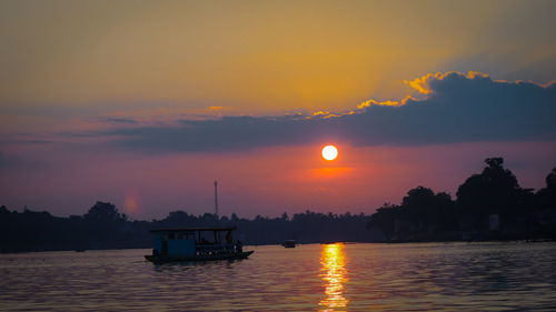 Sunset on lake