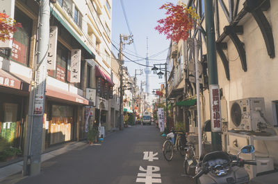 Narrow alley in city