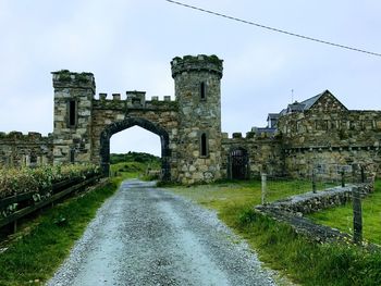 Old ruin building against sky