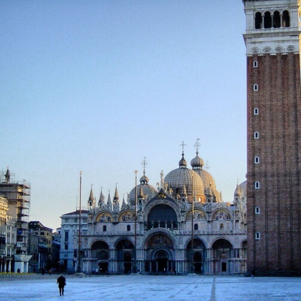 architecture, building exterior, built structure, place of worship, dome, religion, clear sky, church, spirituality, famous place, cathedral, travel destinations, tourism, copy space, international landmark, history, travel