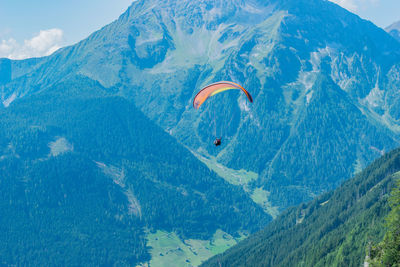 Paragliding in austria mayrhofen in zillertal