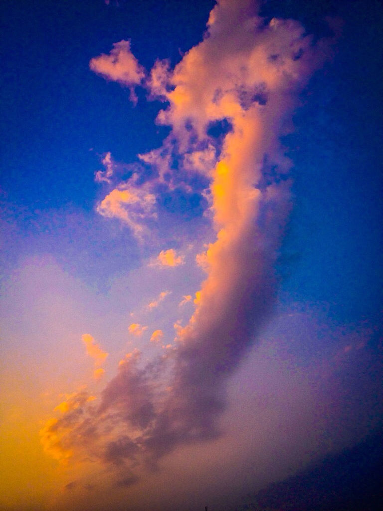 sky, low angle view, beauty in nature, scenics, cloud - sky, tranquility, sky only, blue, sunset, tranquil scene, nature, backgrounds, idyllic, cloudscape, cloud, majestic, cloudy, full frame, dramatic sky, orange color