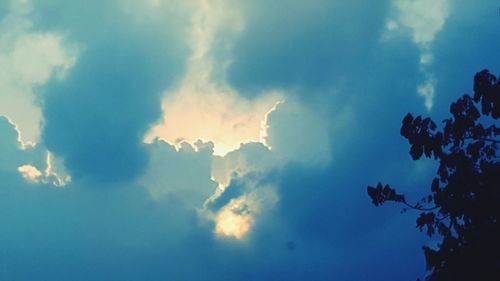 Low angle view of cloudy sky