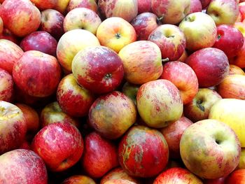 Full frame shot of apples