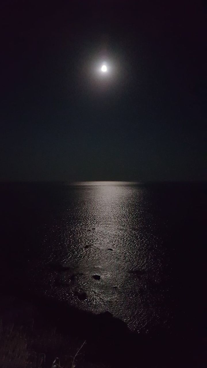 moon, sea, full moon, night, scenics, horizon over water, nature, beach, moonlight, water, beauty in nature, sky, tranquility, tranquil scene, no people, outdoors, astronomy