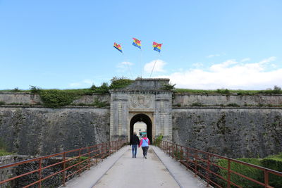 Go to the castle gate
