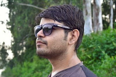 Portrait of young man wearing sunglasses