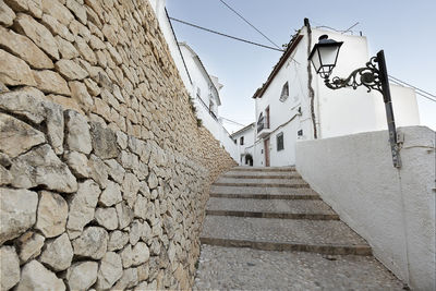 Street of the pretty village of altea in the province of alicante, spain.