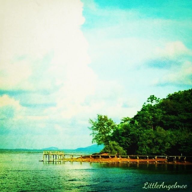 water, sky, tree, tranquil scene, tranquility, sea, scenics, beauty in nature, cloud - sky, nature, horizon over water, idyllic, waterfront, cloud, cloudy, beach, lake, pier, calm, non-urban scene