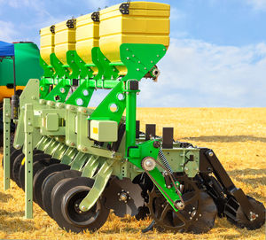 Agricultural unit, cultivator and fertilizer applicator used in the agricultural sector.