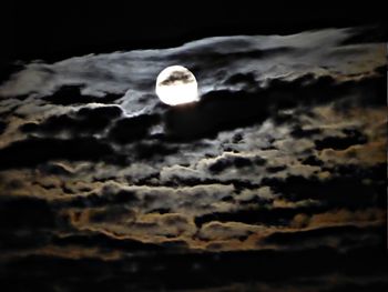 Close-up of moon against sky at night