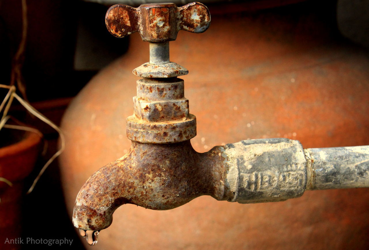 CLOSE-UP OF RUSTY IRON