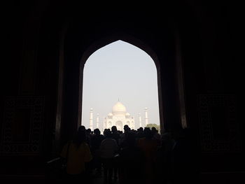 Silhouette people in front of taj mahal