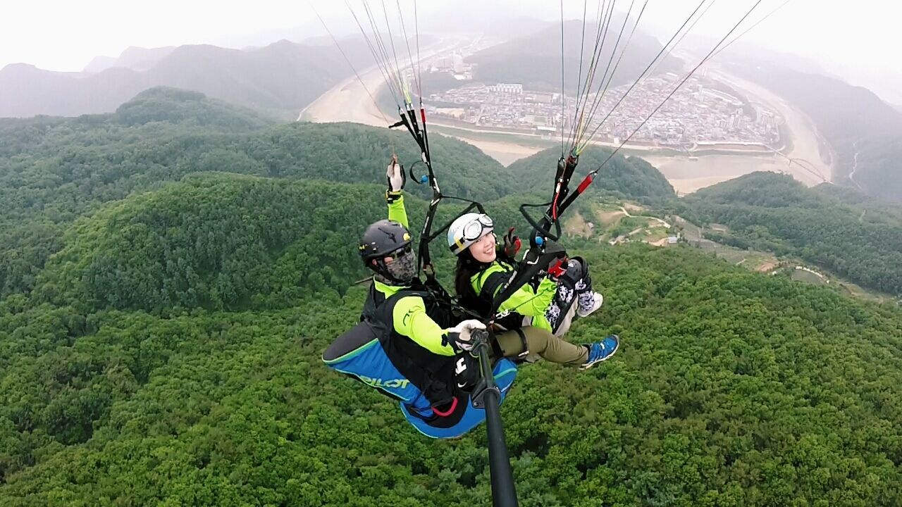 Paragliding