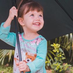 Portrait of cute girl smiling