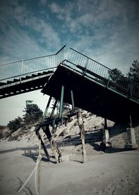 Lifeguard hut against sky