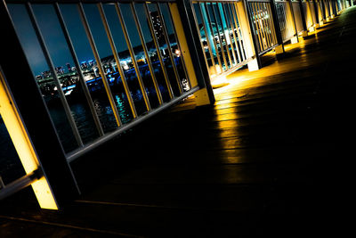 Illuminated railing in building
