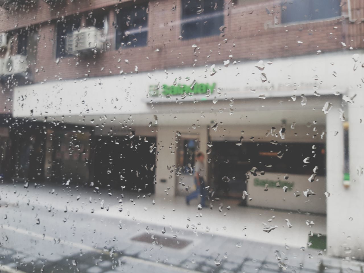 RAINDROPS ON WINDOW