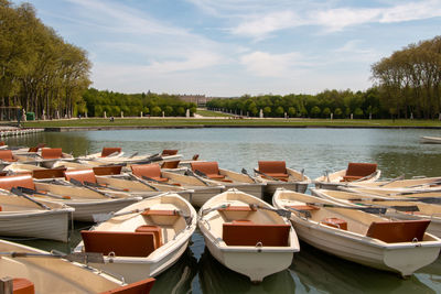 Boats on versalles 