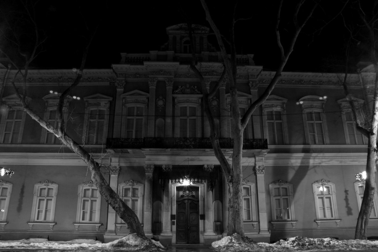 architecture, built structure, building exterior, night, house, residential building, window, old, illuminated, building, residential structure, abandoned, tree, outdoors, obsolete, exterior, bare tree, no people, facade, city