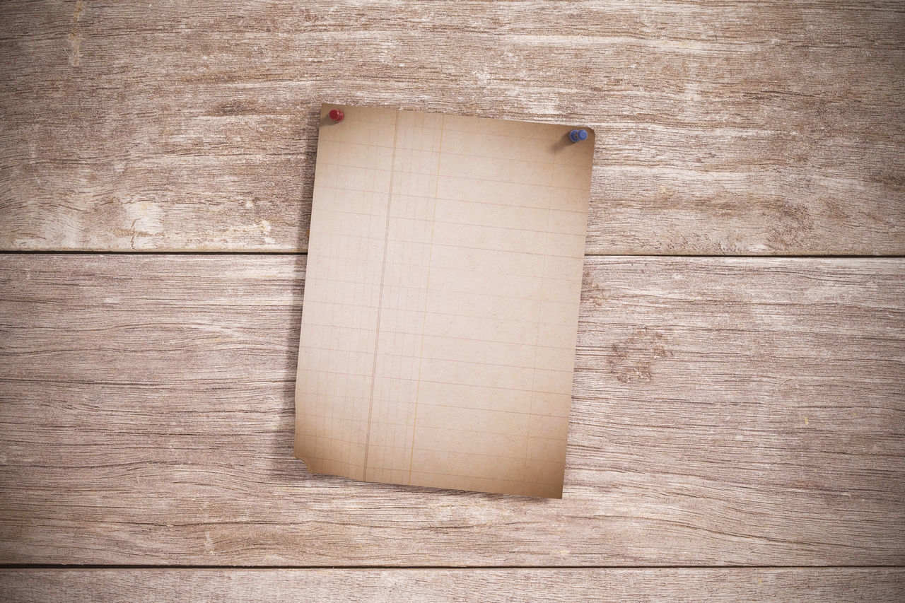 HIGH ANGLE VIEW OF BOX ON TABLE