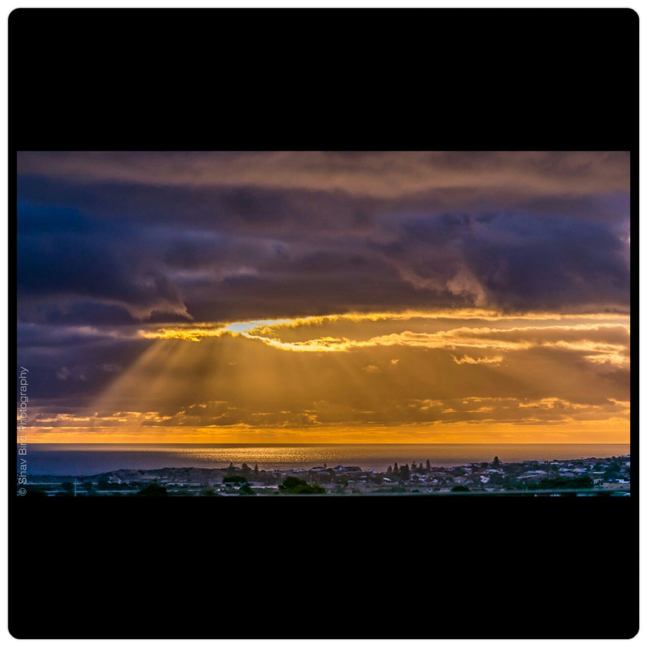 sunset, scenics, sea, horizon over water, sky, beauty in nature, tranquil scene, tranquility, transfer print, cloud - sky, water, orange color, idyllic, nature, dramatic sky, beach, auto post production filter, cloud, cloudy, majestic