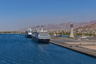 Blick auf hafen und aqaba, jordanien