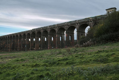 Train on balcombe viaduct