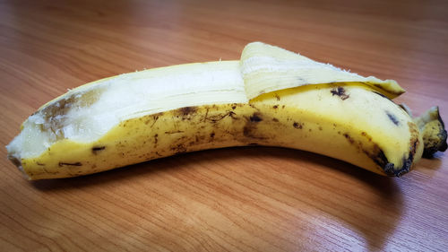 Close-up of bananas on table