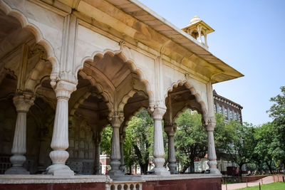 Architectural details of lal qila/red fort situated in old delhi, india, view inside delhi red fort