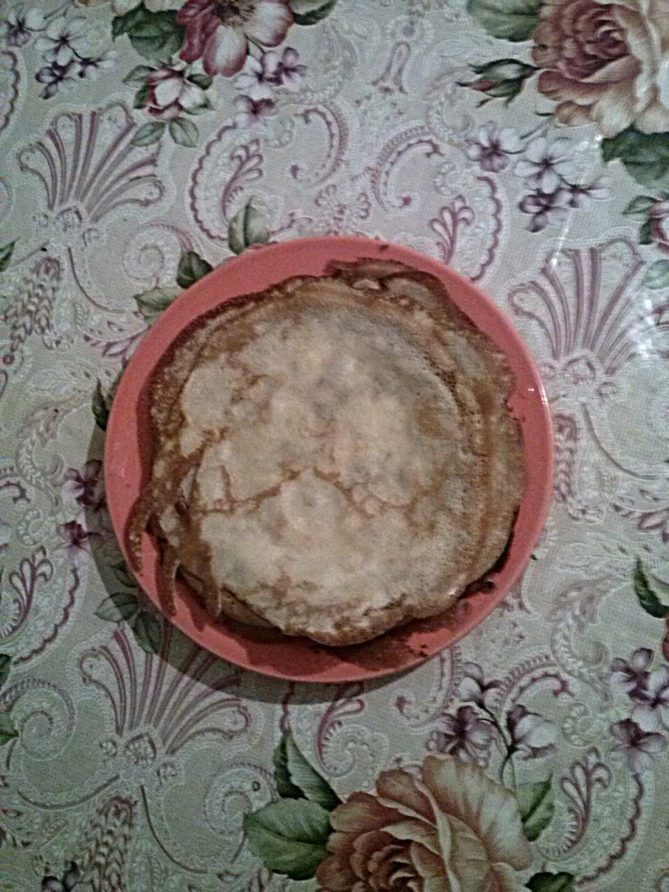 DIRECTLY ABOVE SHOT OF BREAD ON TABLE