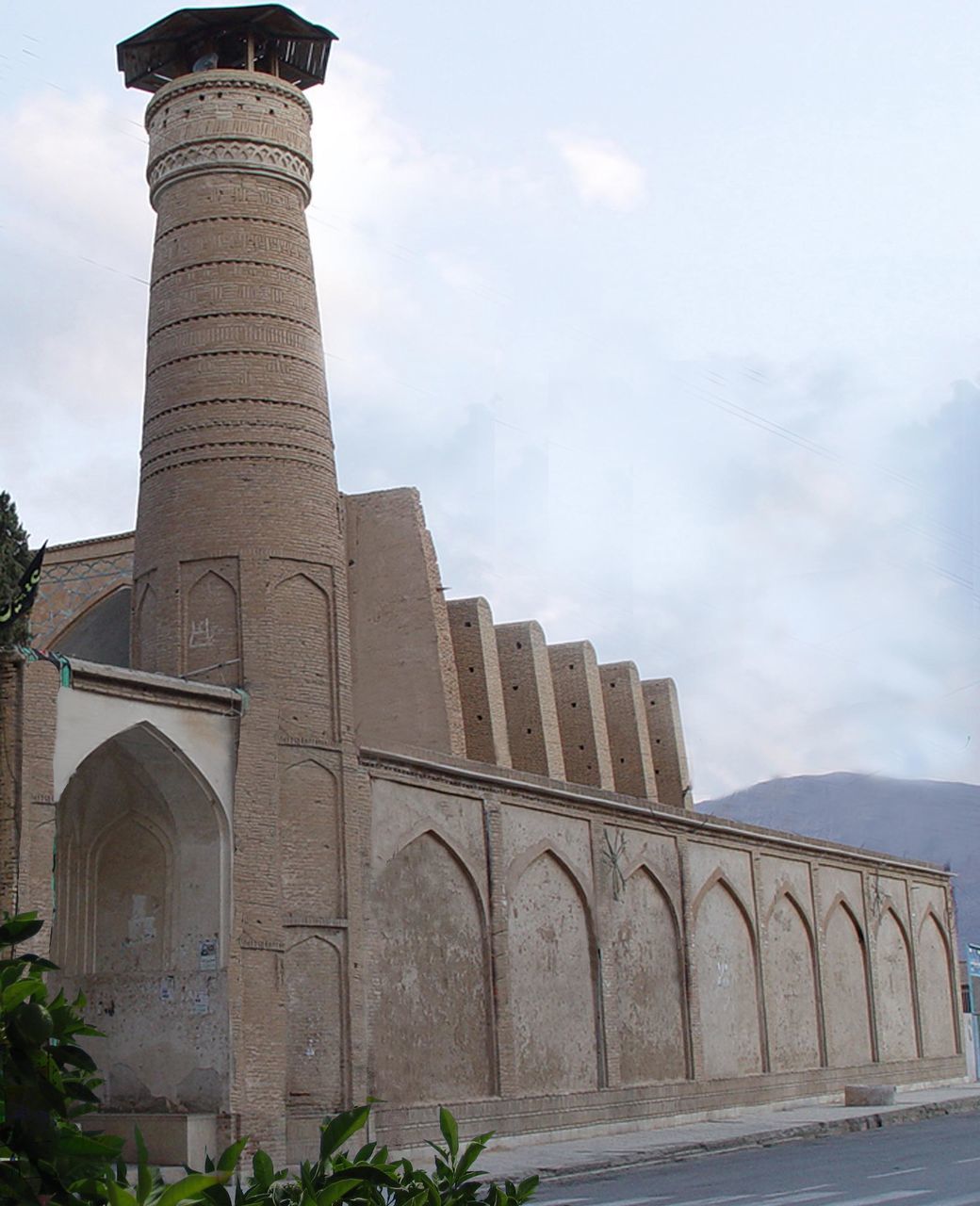 architecture, built structure, building exterior, history, sky, famous place, low angle view, old, travel destinations, the past, architectural column, tourism, old ruin, cloud - sky, travel, international landmark, ancient, exterior, tower, capital cities