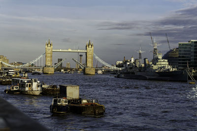 Tower bridge lifting