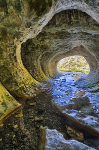 Rock formation in tunnel