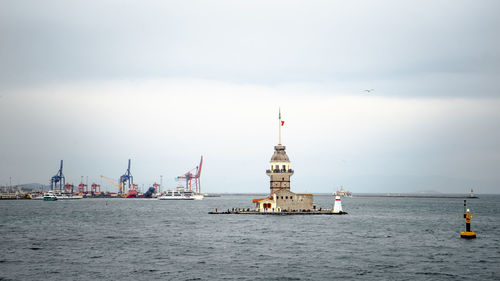 Maiden's tower in bosphorus