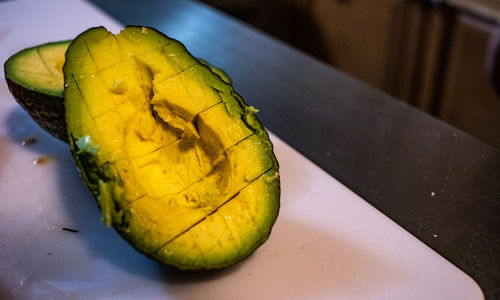 High angle view of lemon slice in plate on table