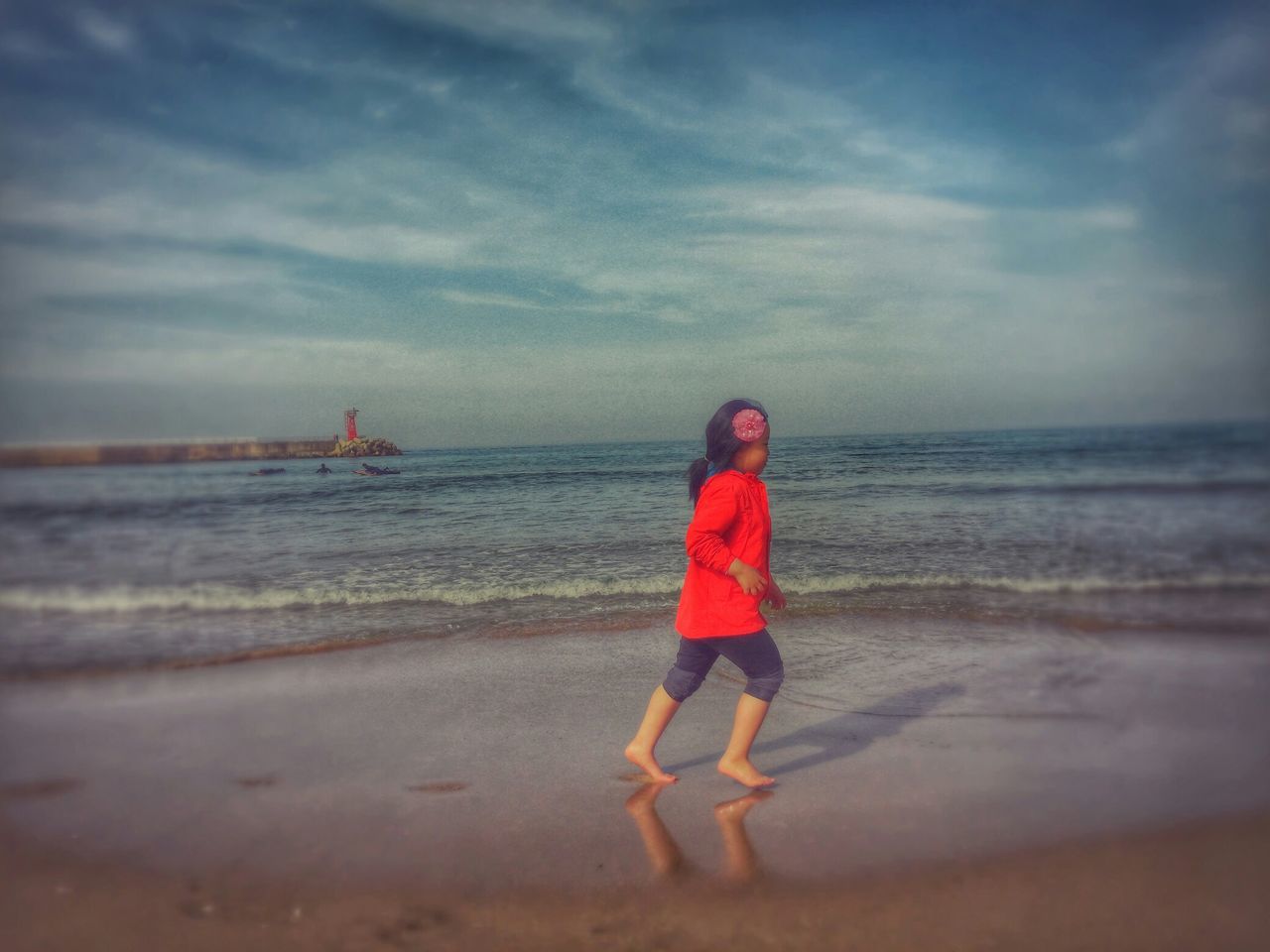 beach, sea, horizon over water, water, sky, shore, sand, rear view, full length, lifestyles, leisure activity, cloud - sky, tranquility, standing, walking, tranquil scene, scenics, casual clothing