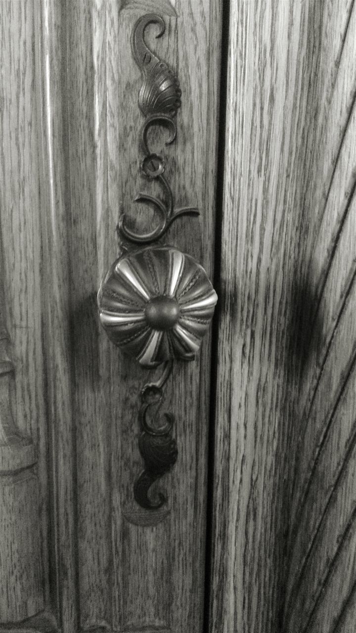 wood - material, wooden, door, close-up, wood, plank, indoors, old, textured, closed, pattern, wall - building feature, built structure, day, no people, wall, weathered, design, art and craft, protection