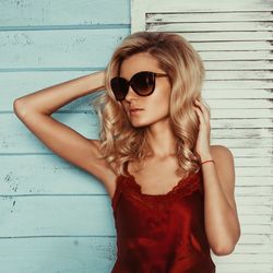 Portrait of young woman wearing sunglasses
