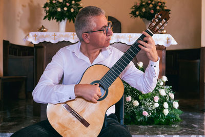 Man playing guitar