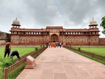 Lal kila fort as well as known as agra fort