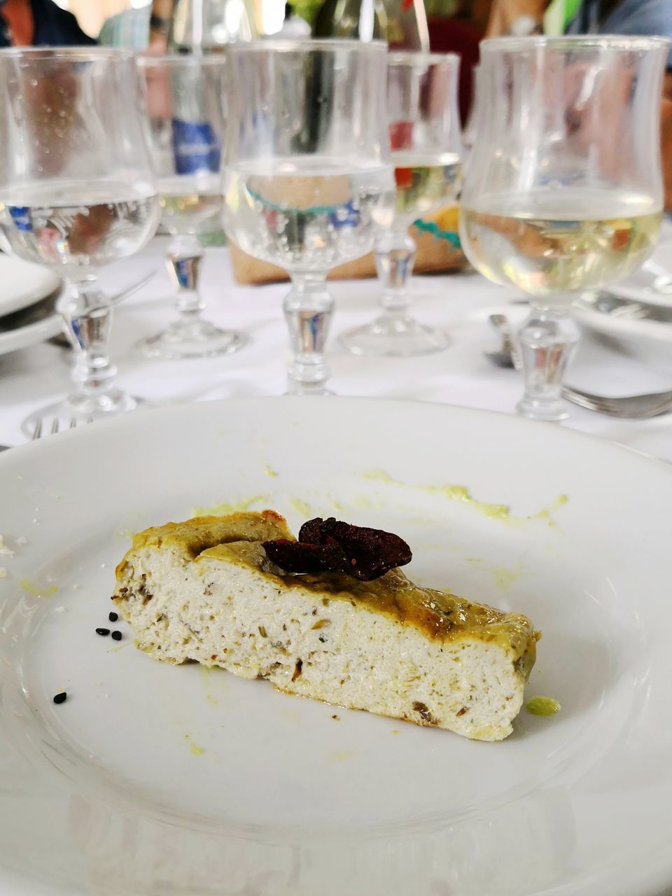 CLOSE-UP OF DRINK ON TABLE